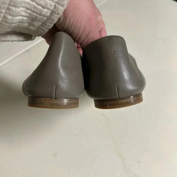 Vince sz. 7 Suede leather Marley Venetian Loafers.Office minimalist neutral - Picture 4 of 5